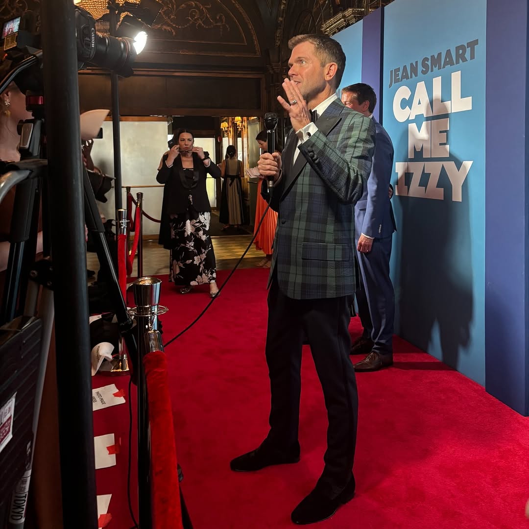 Haspel on the Red Carpet 🎬✨ Jamie Wax looking sharp as ever on opening night of Call Me Izzy at Stu
